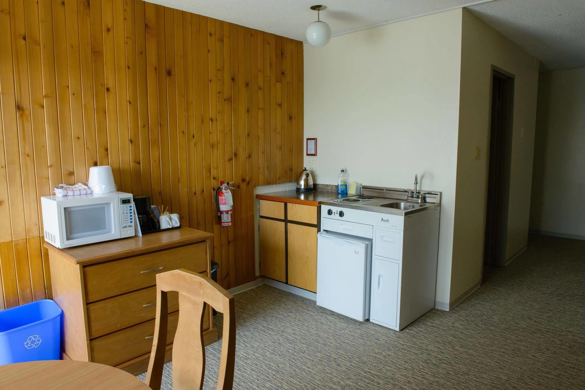 Driftwood Inn Sechelt Kültér fotó