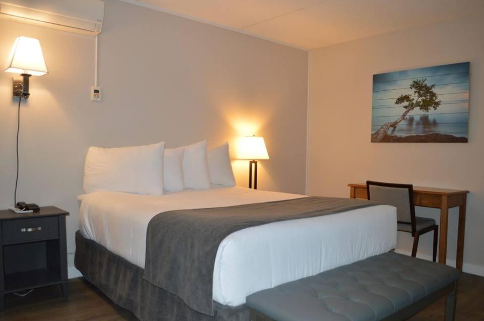 Driftwood Inn Sechelt Kültér fotó